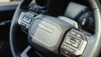 Toyota Land Cruiser J250 Prado occasion stuur tweedehands auto duurste Toyota-occasion van Nederland bpm belasting