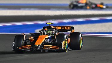 epa11748383 McLaren driver Lando Norris of Britain in action during the Sprint Qualifying for the Formula 1 Qatar Grand Prix in Lusail, Qatar, 29 November 2024. The Formula 1 Qatar Grand Prix will be held on 01 December 2024.  EPA/NOUSHAD THEKKAYIL