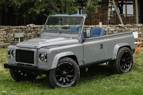 Land Rover Defender Lando Norris
