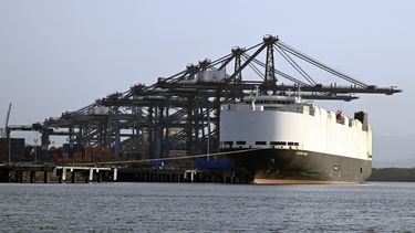 Morning Midas Opnieuw een gigantisch schip met auto’s aan boord in brand