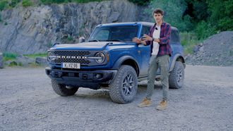 Ford Bronco 2.7-liter V6 offroad