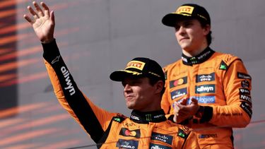 epa12281975 First placed McLaren driver Lando Norris of Britain (L) and second placed McLaren driver Oscar Piastri (R) of Australia celebrate on the podium after the Formula 1 Hungarian Grand Prix at the Hungaroring racetrack in Mogyorod near Budapest, Hungary, 03 August 2025.  EPA/ANNA SZILAGYI