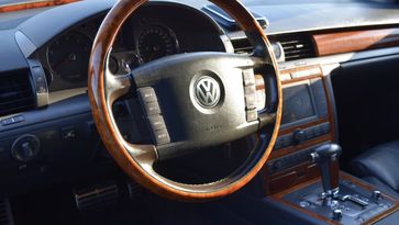Volkswagen Phaeton luxe auto sedan occasion tweedehands auto