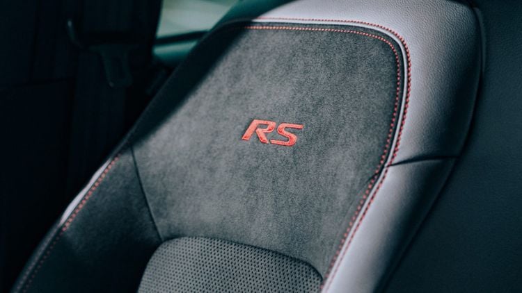 Geen geld voor een Type R? Deze 10.000 euro baby-hot hatch is alles wat je nodig hebt