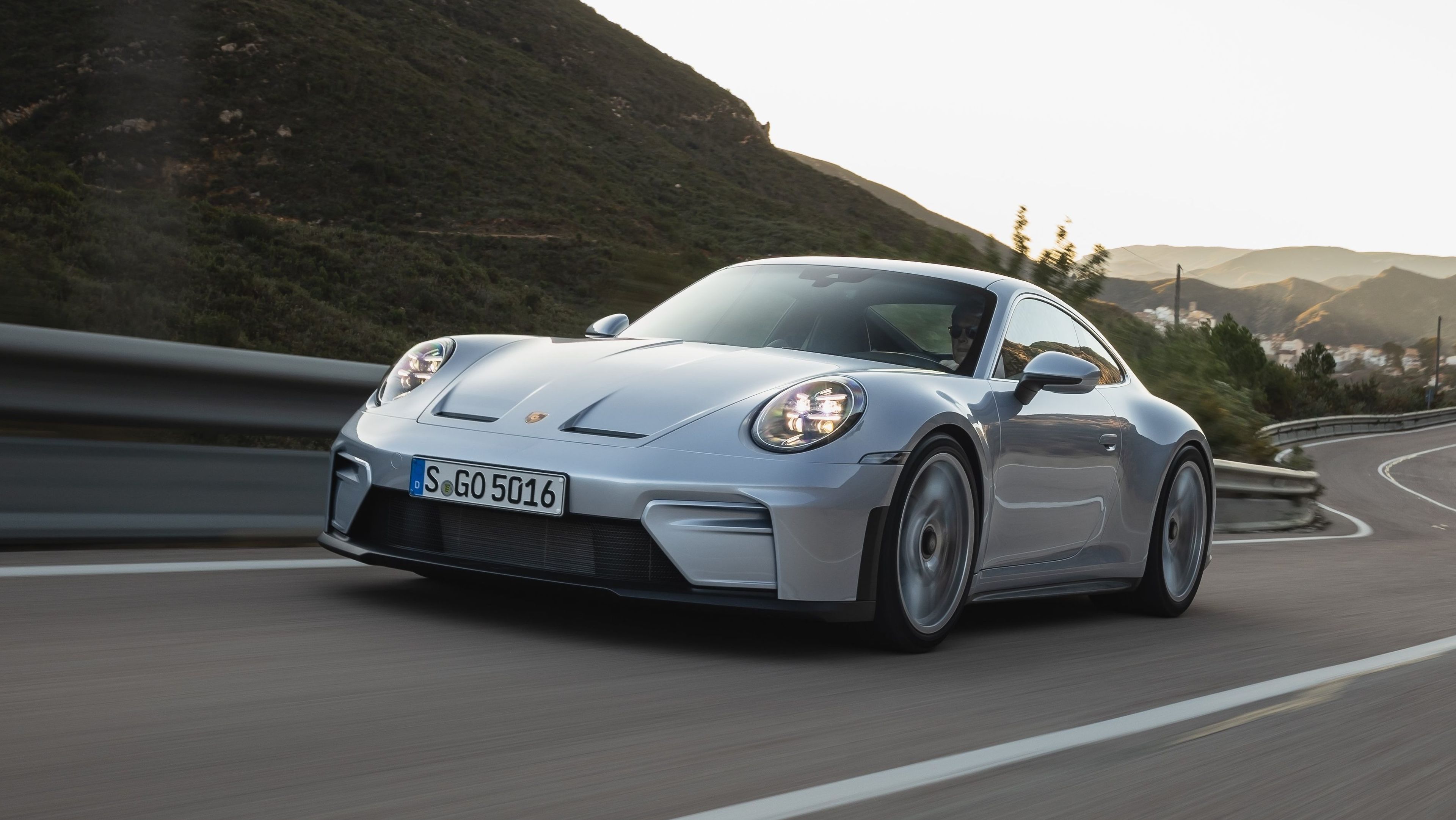 あなたの子供がポルシェ911 GT3ツーリングに感謝する理由