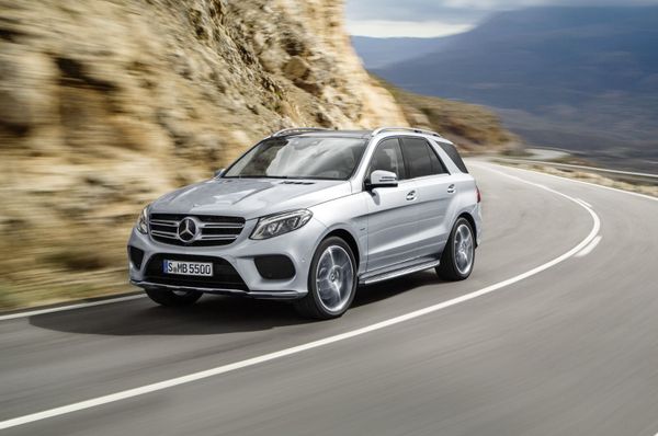 phev-mercedes-benz-gle-500-e-4matic-1