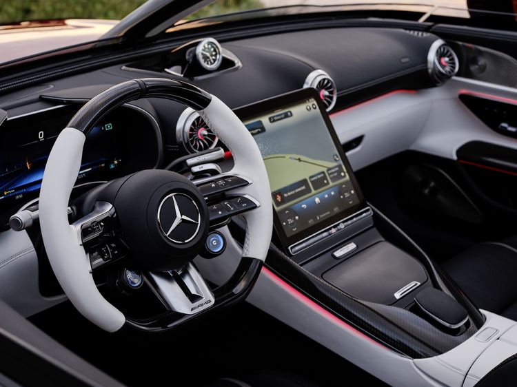 Straatlegale sportwagen mercedes PureSpeed Formule 1-halo