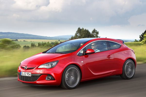 Opel Astra OPC Vijf coupé-occasions die nu erg betaalbaar zijn