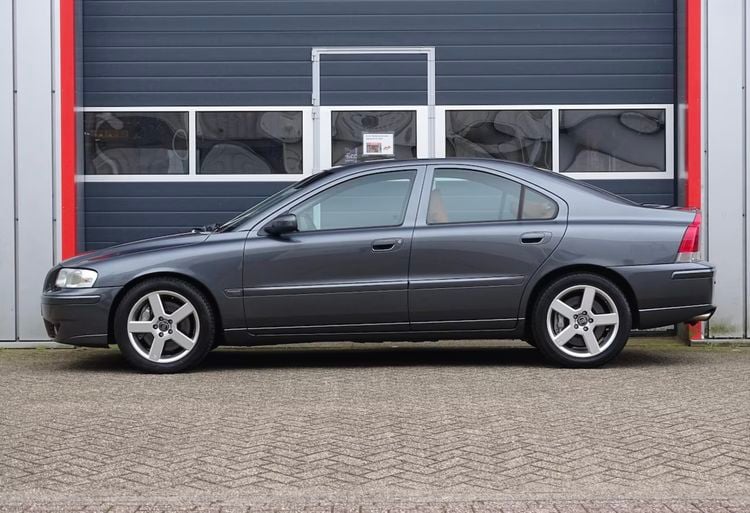 Volvo S60 R occasion sportsedan tweedehands auto sleeper