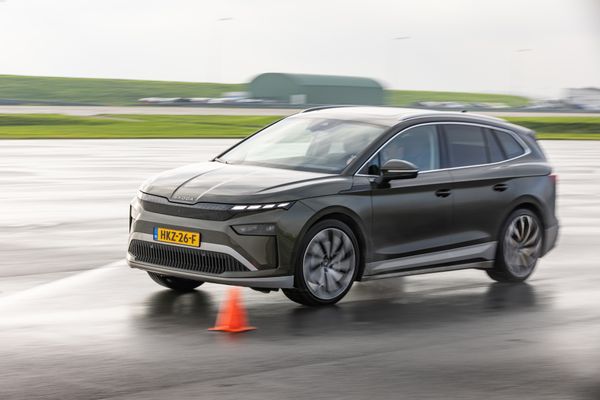 Skoda Enyaq EV elektrische auto dubbeltest