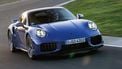 Hybride saai? De Porsche 911 Turbo S gebruikt het als springstof