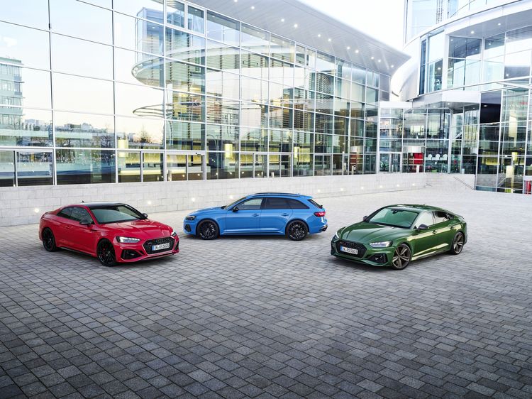 RS 5 Coupé tango red, RS 4 Avant Turbo blue Audi RS 5 Sportback, Colour: Sonoma green