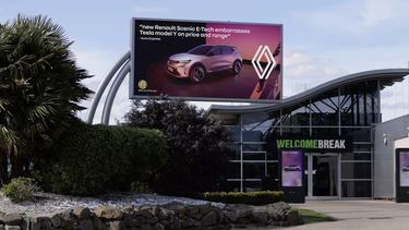 Renault Scenic reclame Tesla Model Y