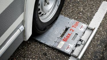 Rijbewijs B: waarom jouw auto met aanhanger of caravan soms geen 3500 kg mag wegen