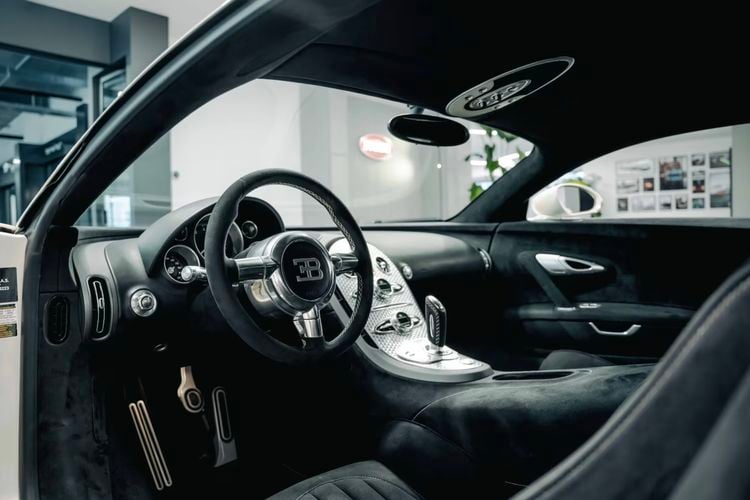 Bugatti Veyron occasion huurauto kilometerstand