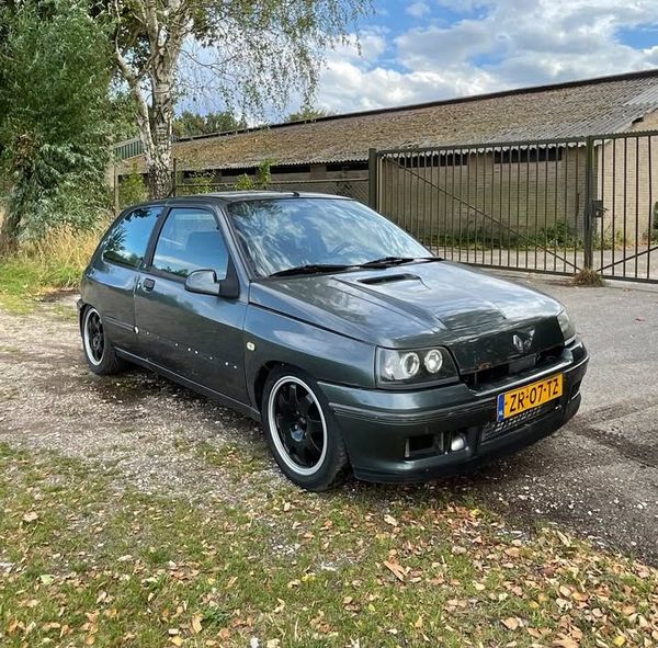300 pk-Renault Clio voor 4.700 euro: Facebook-parel kan een van de leukste occasion voor het geld zijn