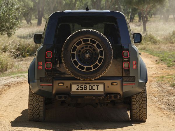 Land Rover Defender Octa