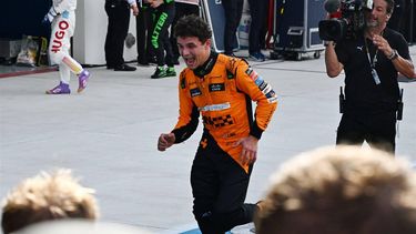 McLaren's British driver Lando Norris runs to celebrate with teammtes after winning the 2024 Miami Formula One Grand Prix at Miami International Autodrome in Miami Gardens, Florida, on May 5, 2024.  
Giorgio Viera / AFP