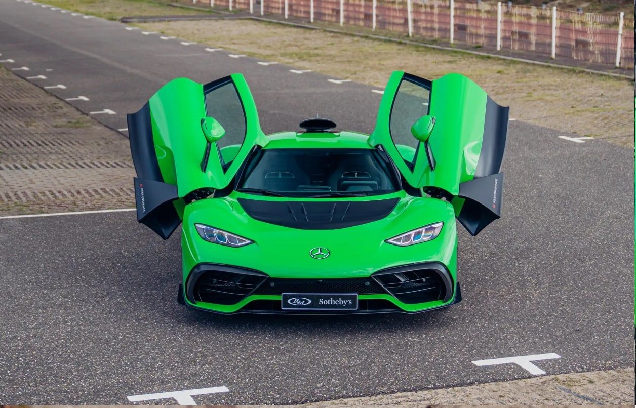 Deze meer dan 1.000 pk sterke Mercedes-AMG is de enige in deze kleur