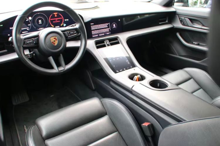 Porsche Taycan 4S occasion tweedehands auto elektrische auto EV Toyota Prius