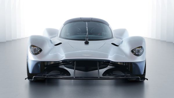 Aston Martin Valkyrie large-1