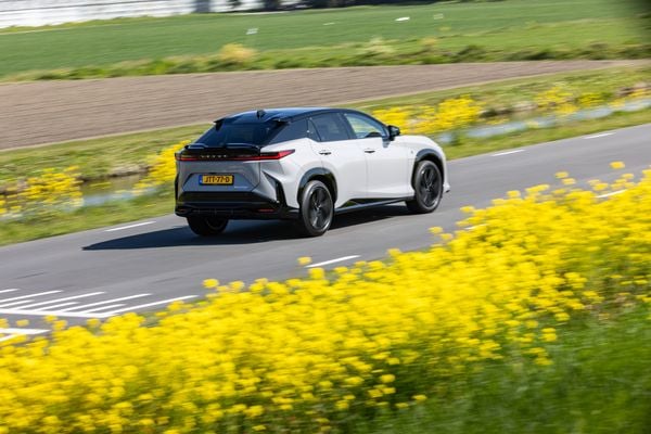 Duurtest Lexus RZ 550e: hoe presteert hij op een rit van 738 kilometer?
