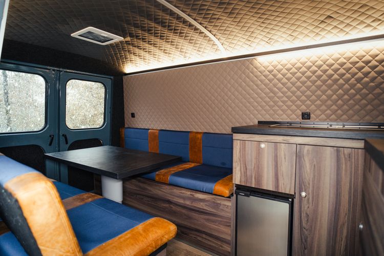 Peugeot J9 camper