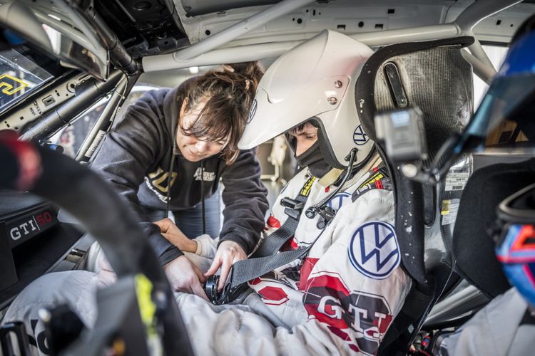 Benjamin Leuchter (38): 