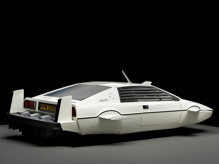 lotus_esprit_007_the_spy_who_loved_me_2