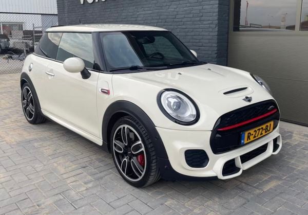 Mini John Cooper Works Mini JCW hot hatch hatchback occasion tweedehands auto
