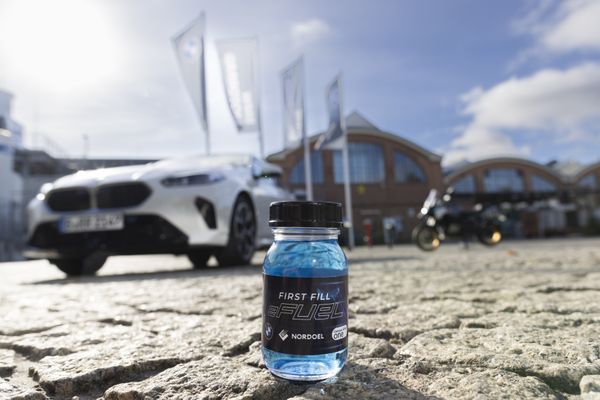 Jouw nieuwe BMW rijdt binnen drie jaar op e-fuels