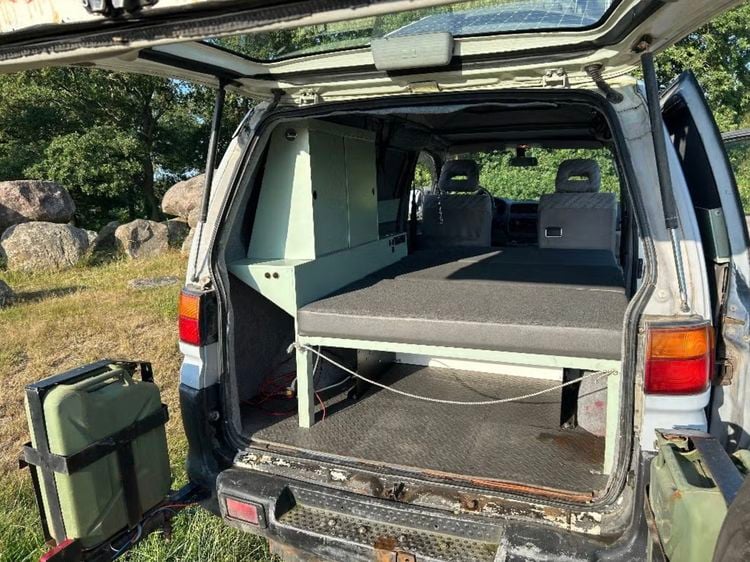 Mitsubishi L400 4x4 camper kampeerauto offroad occasion tweedehands