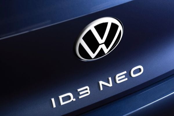 Volkswagen ID.3 Neo Apple MacBook