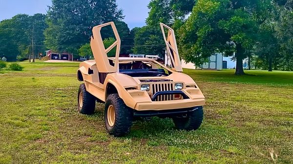 Man maakt zelf een Lamborgini-Jeep: "Dit is de Jeepoghini"