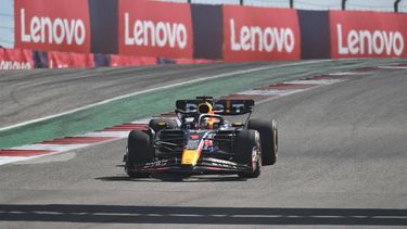 2023-10-22 22:09:27 Red Bull Racing's Dutch driver Max Verstappen races during the 2023 United States Formula One Grand Prix at the Circuit of the Americas in Austin, Texas, on October 22, 2023.  
Jim WATSON / AFP