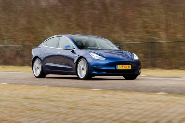 Afgeschreven leasebakken: Tesla Model 3 en Polestar 2 nu aantrekkelijk voor jou?