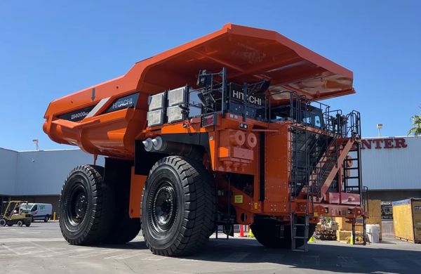 Hitachi EH4000AC-5 vrachtwagen mijnbouw kipper truck