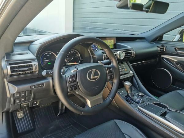 Lexus RC 300h hybride occasion tweedehands auto