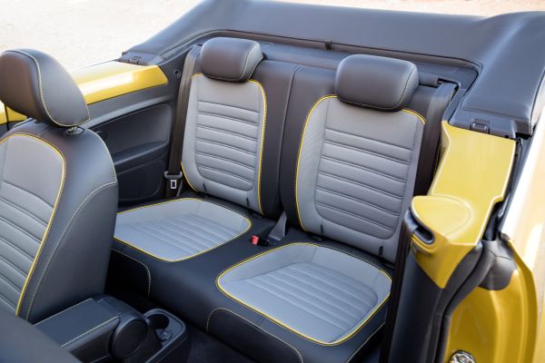 Achterbank van de Volkswagen Beetle Dune Cabriolet