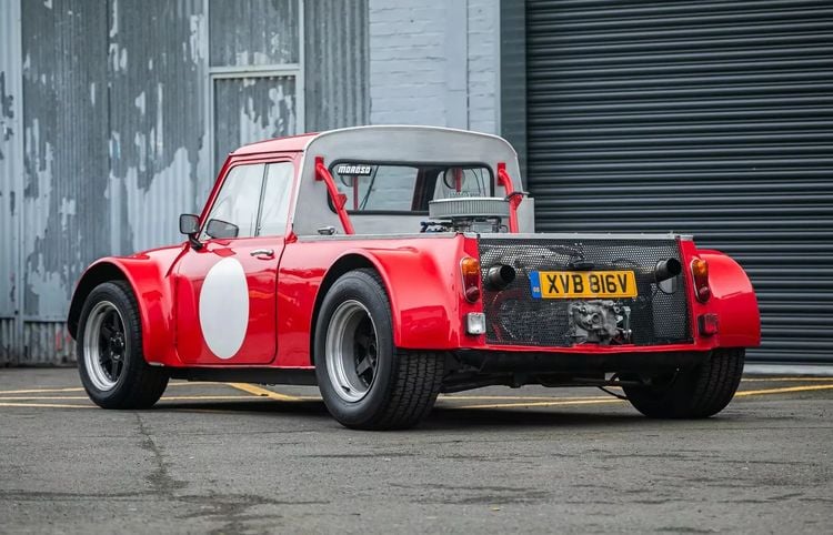 Te koop: Mini met middenmotor-V8