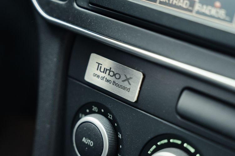 Met deze betaalbare powerstation kom je snel op vakantie aan Saab 9-5 Turbo X