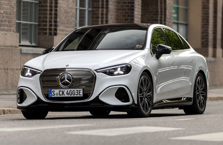 Mercedes-Benz C-klasse C 400 4MATIC review rijtest elektrische auto EV BMW i3 Neue Klasse