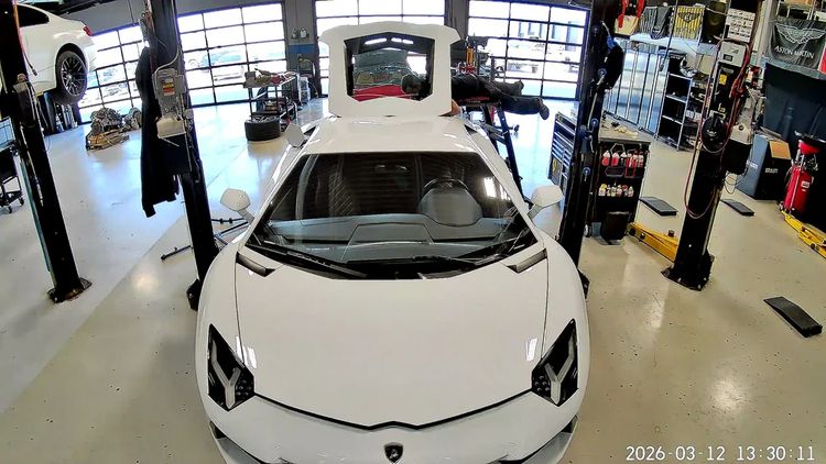 Lamborghini vraagt 1.100 euro voor onderdeel, garage vervangt het met Ford Focus-variant van 35 euro