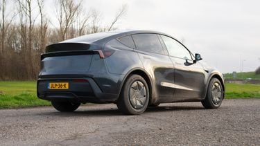 Tesla Model Y Standard rijtest test review
