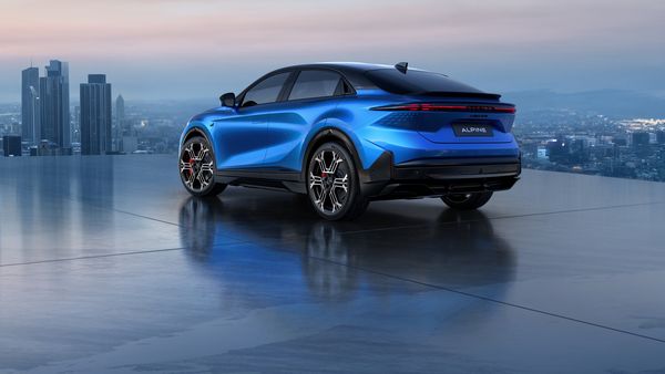 Alpine A390