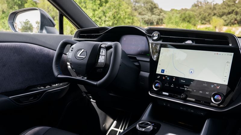 Dit stuurt wordt per 2027 verboden in China: volgens onderzoekt werkt airbag slechter