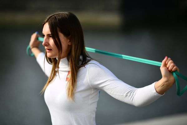 Een kijkje achter de schermen bij de F1 Academy: 20-jarige Esmee rijdt in topklasse voor vrouwen