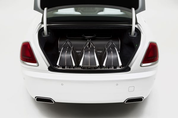 Kofferset Rolls-Royce Wraith -7- Autovisie.nl