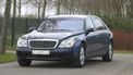 Met goedkoopste Maybach rijd je zo langs NAVO-blokkades