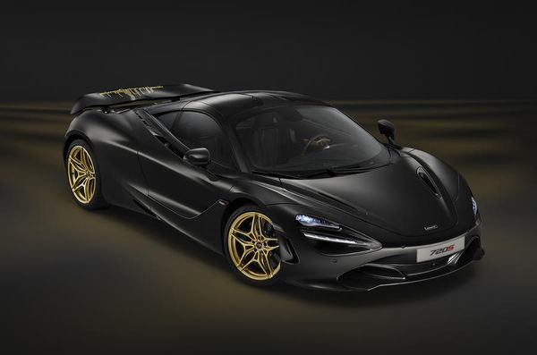720s_dubai-on_grey_gold-1